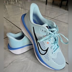 Nike Quest 6
